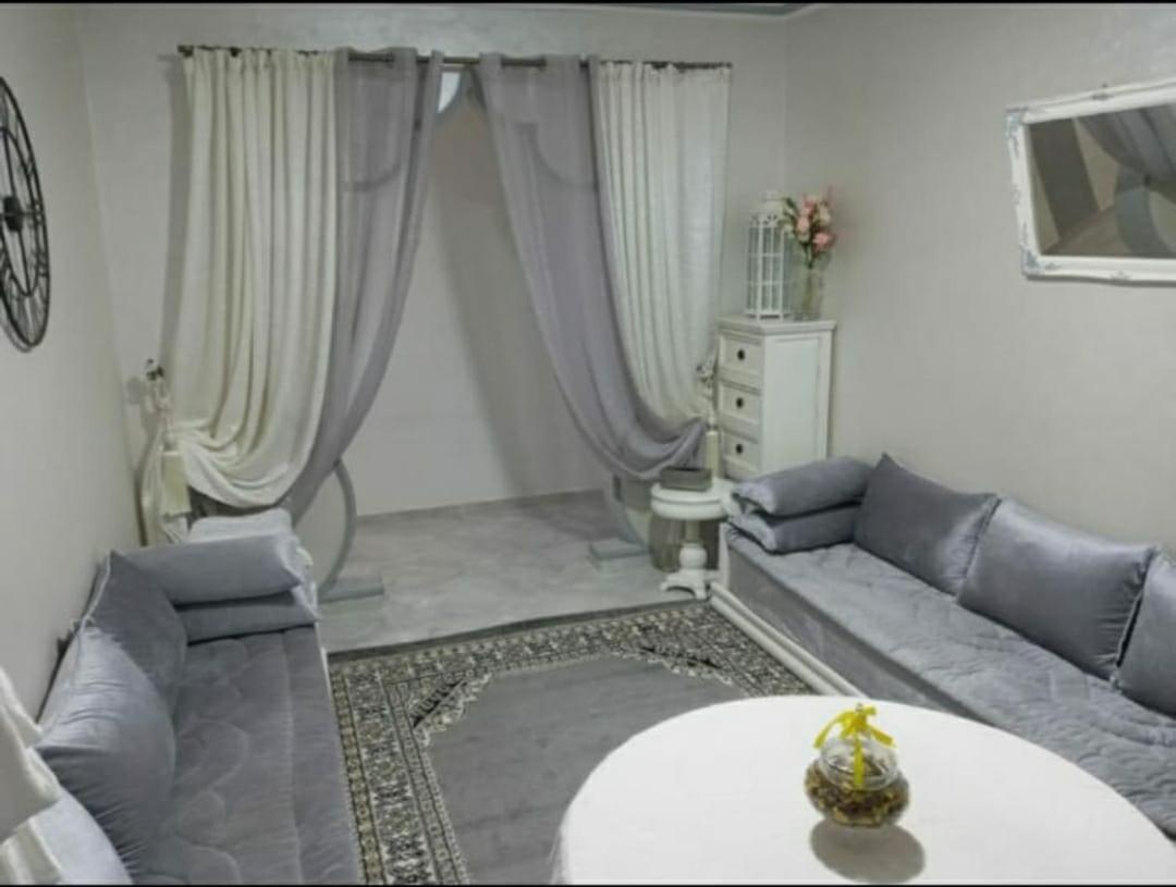 Appartement Familial Convivial ミデル エクステリア 写真