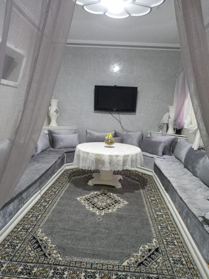 Appartement Familial Convivial ミデル エクステリア 写真