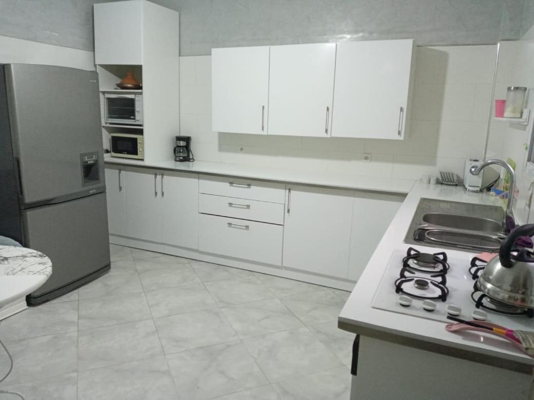 Appartement Familial Convivial ミデル エクステリア 写真